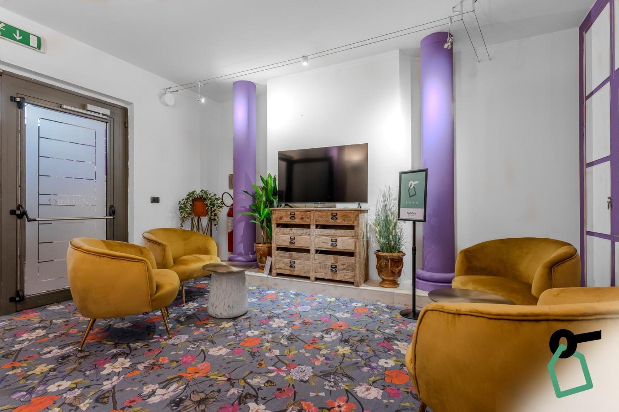 Hotiday Aparthotel Firenze ภายนอก รูปภาพ