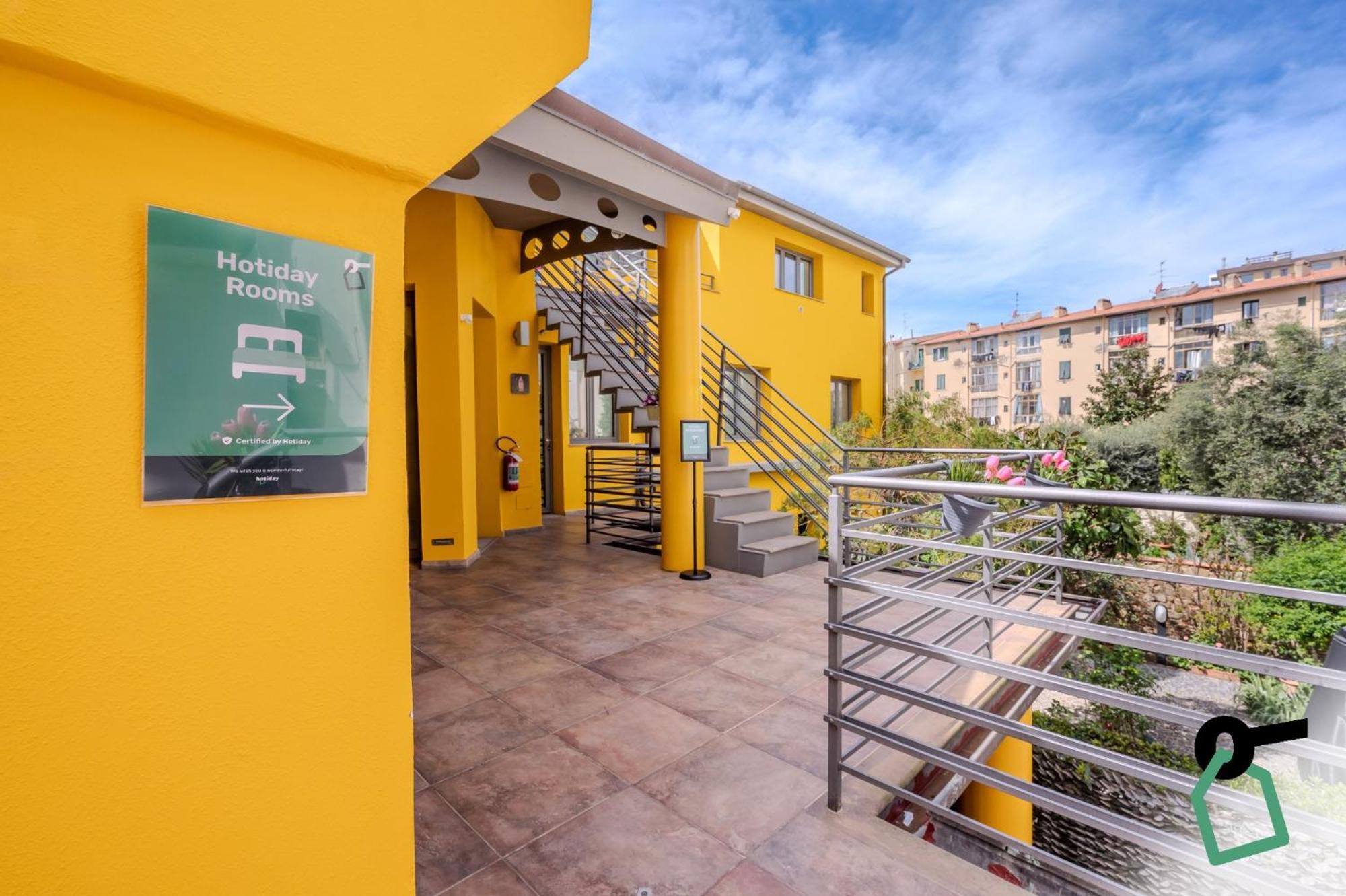 Hotiday Aparthotel Firenze ภายนอก รูปภาพ